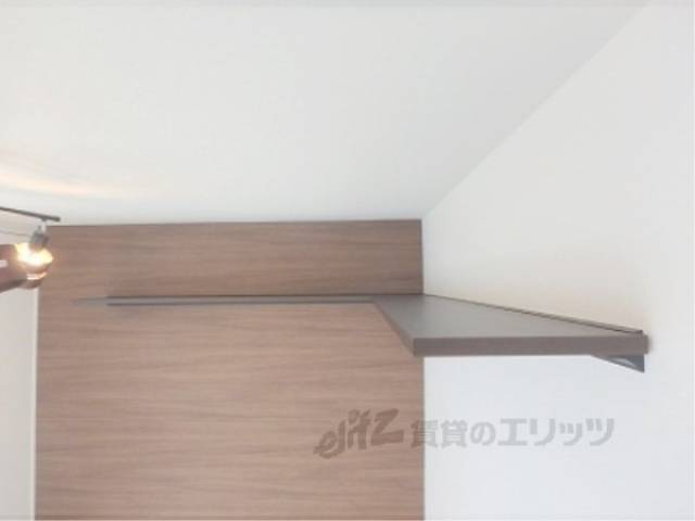 洋室　上部棚