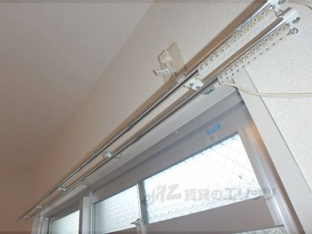 カーテンレール　2レーンあります