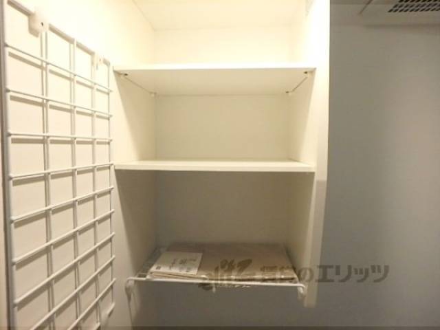 キッチン　上部物置