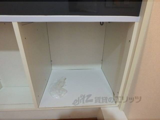 キッチン　下部物置
