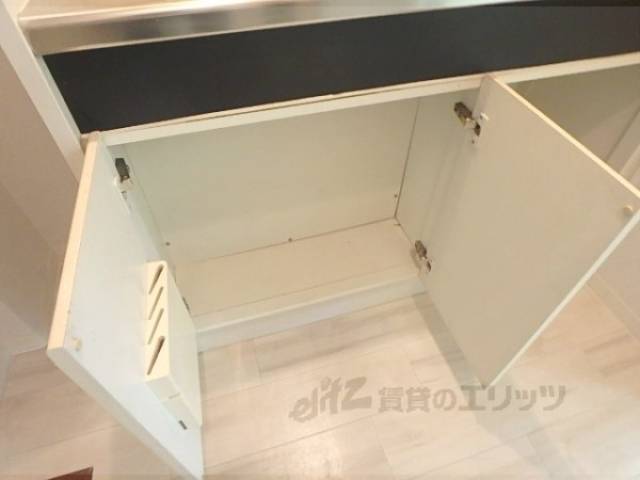 キッチン　下部収納