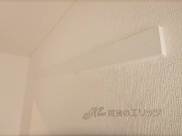 ハンガーレール