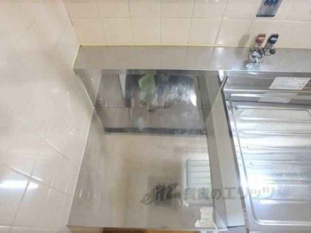 キッチン　コンロ置き場