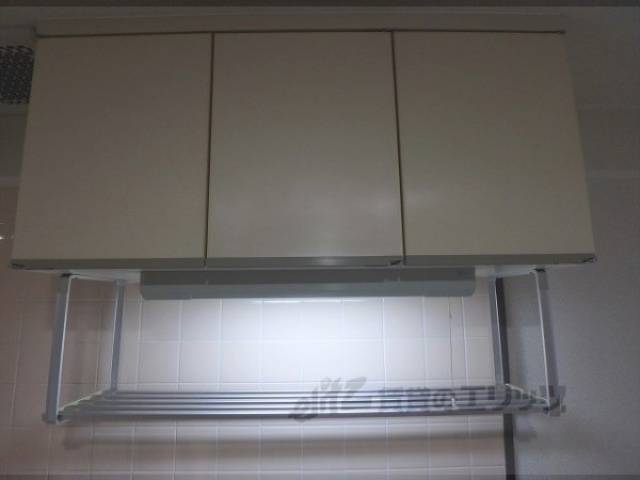 キッチン　上部収納