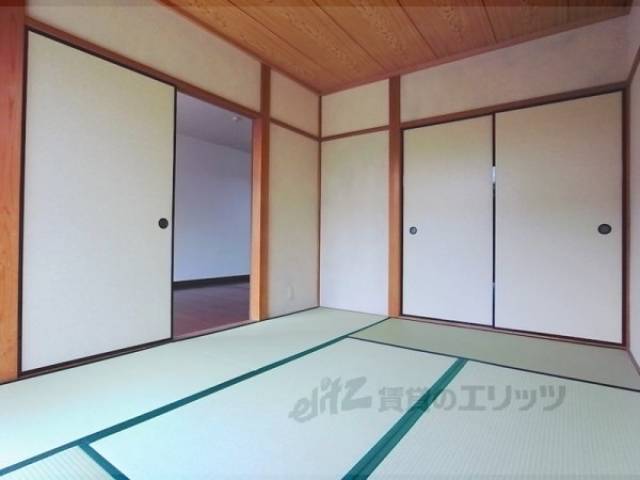 和室　きれいな畳です