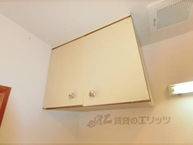キッチン　上部収納