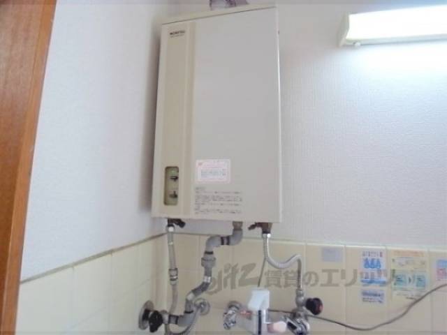 キッチン　給湯器
