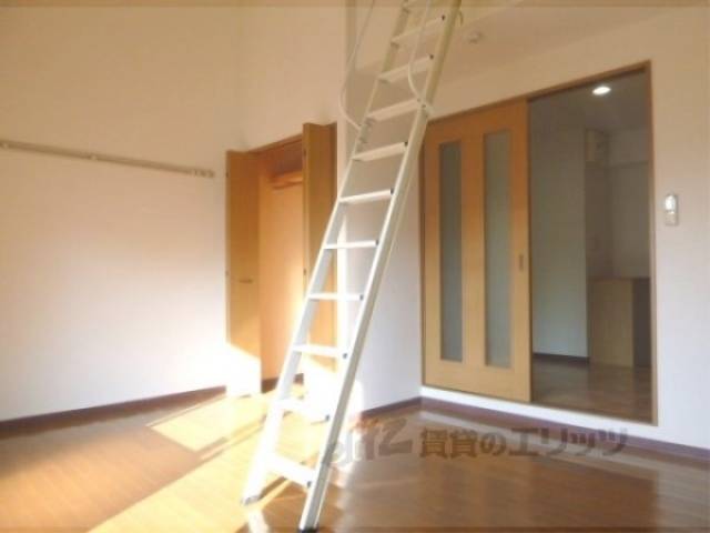 洋室　はしごは取り外し可能。
