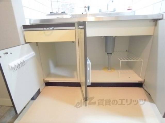 キッチン　下部収納