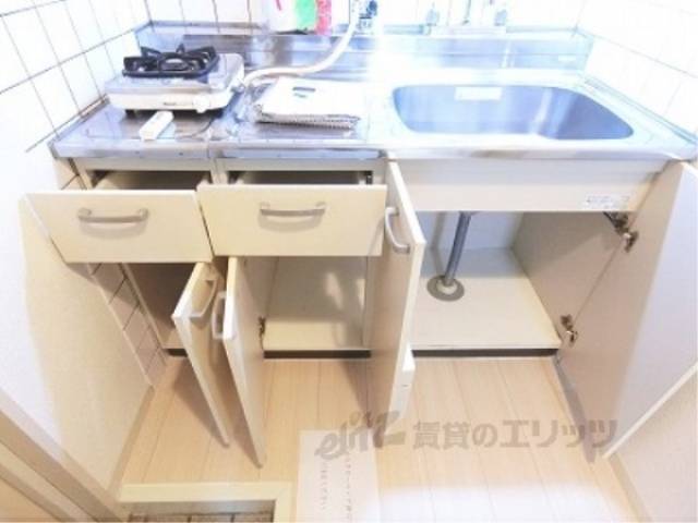 キッチン　キッチン下部収納
