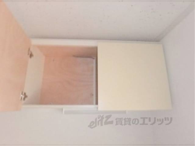 キッチン　上部収納