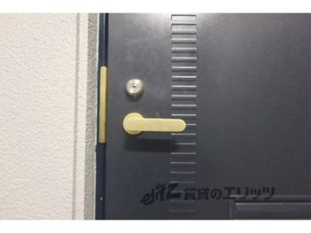 玄関　鍵穴