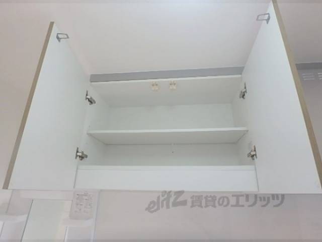 キッチン　上部収納