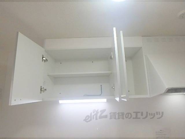 キッチン　キッチン上部収納