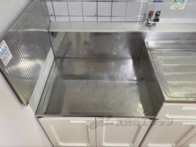 キッチン　コンロ置き場