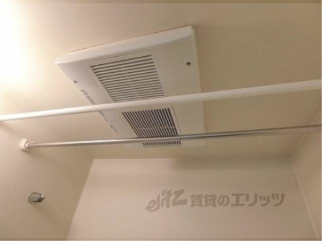 風呂　物干しレール