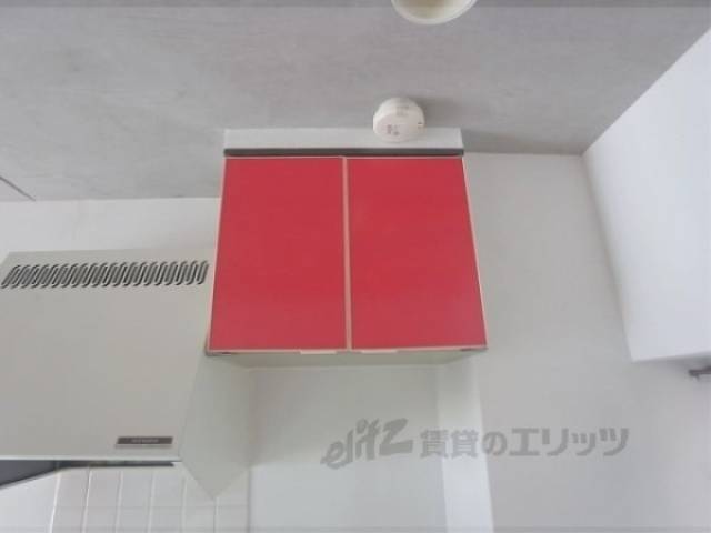 キッチン　上段収納