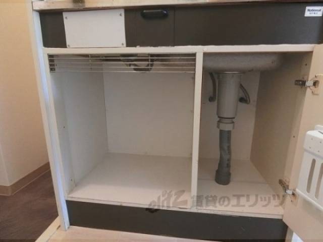 収納　キッチン下部収納
