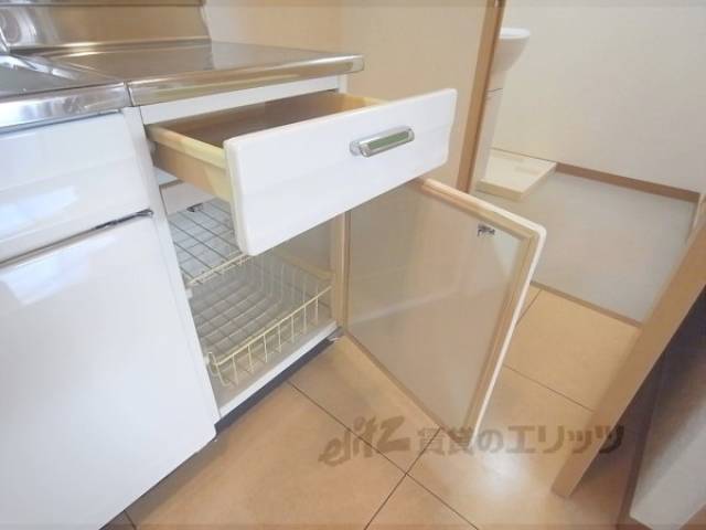 収納　フライパンもしまえます