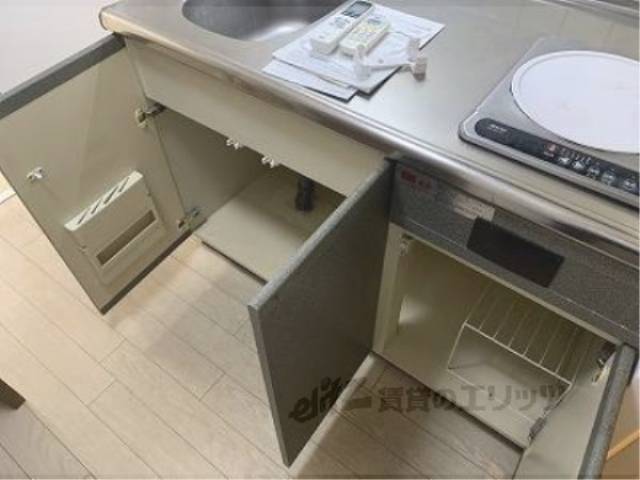 キッチン　収納下部