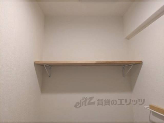 トイレ　棚