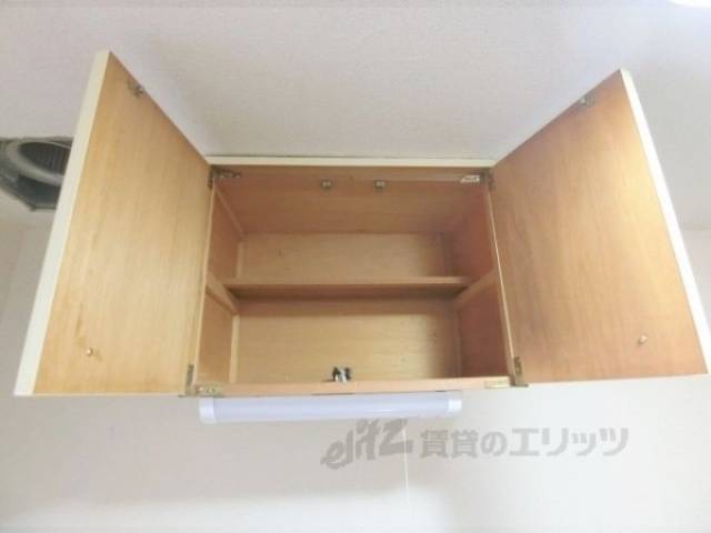 キッチン　上部収納