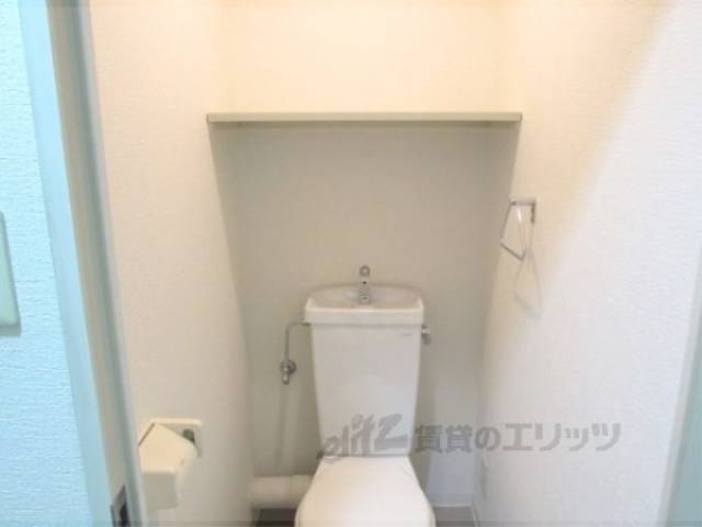 トイレ　収納棚