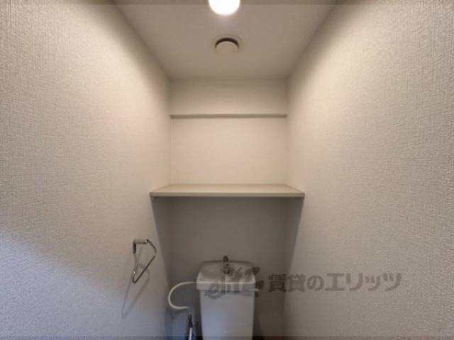 トイレ　収納棚