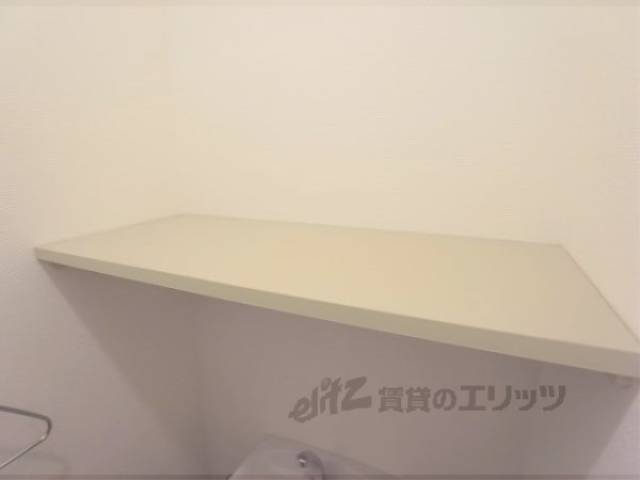 トイレ　上部物置