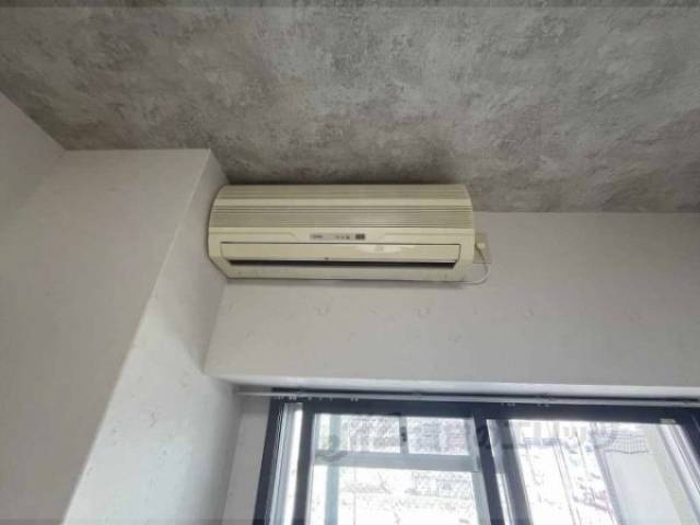 エアコン　窓