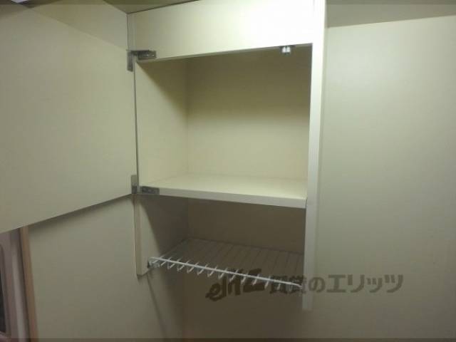 キッチン　上部収納