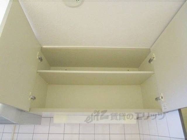 キッチン　上部収納