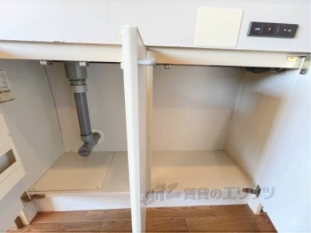キッチン　収納下部