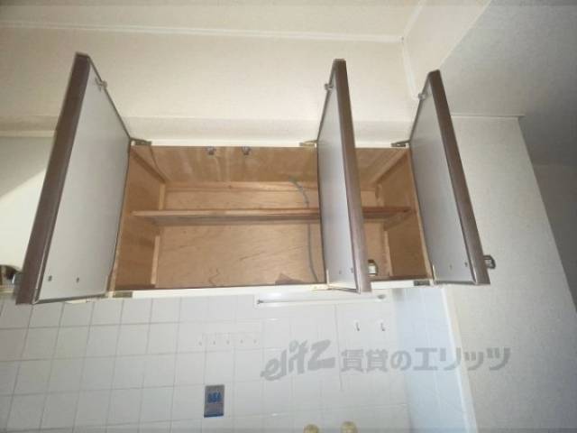 キッチン　上部収納