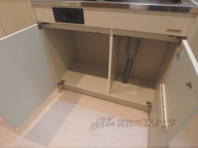 収納　キッチン下