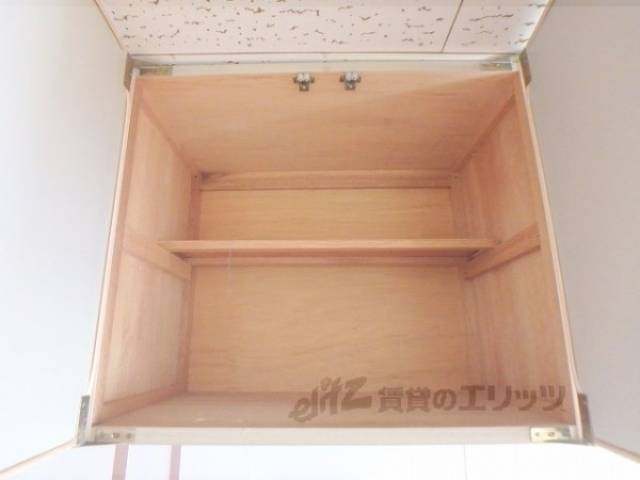 キッチン　上部収納