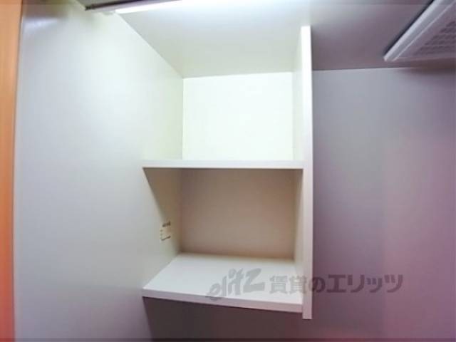 キッチン　物置場