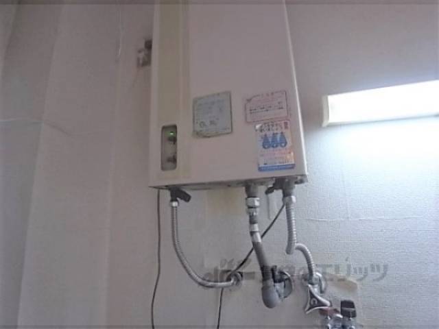 キッチン　給湯器