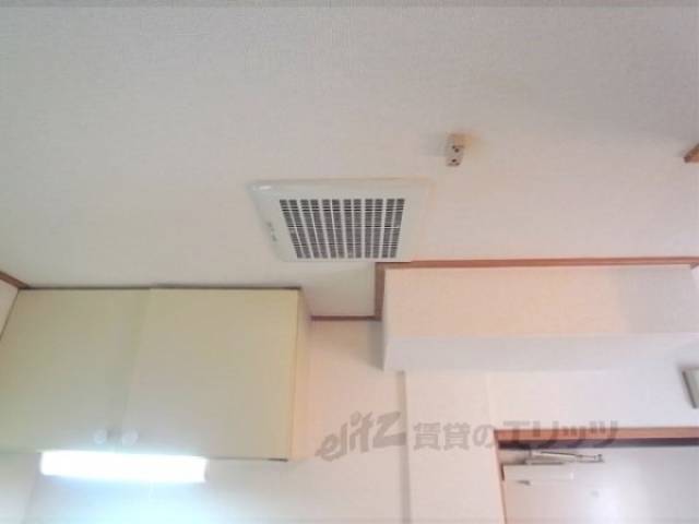 キッチン　キッチン上部換気扇