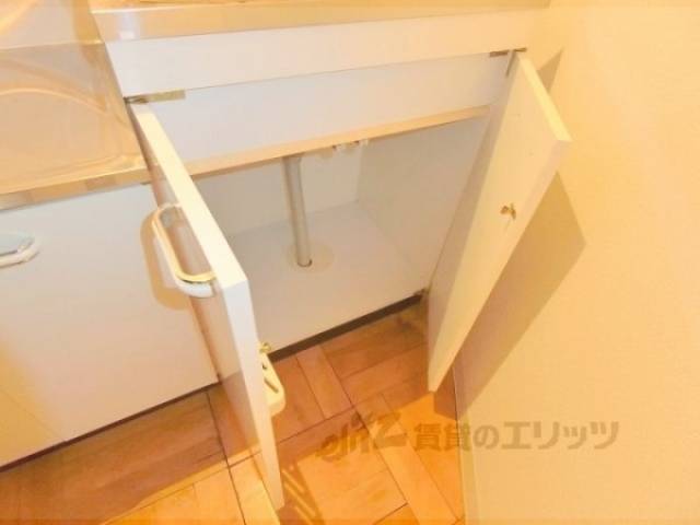 キッチン　下部収納右