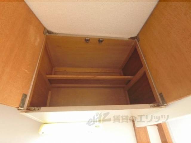 キッチン　上部収納