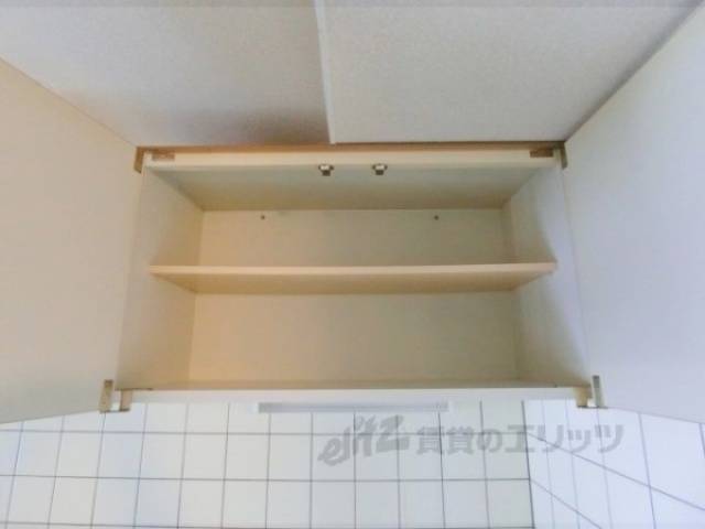 キッチン　上部収納