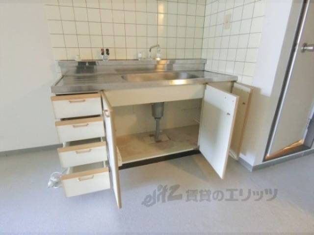 キッチン　下部収納
