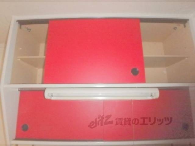 キッチン　上部収納