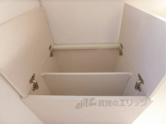 キッチン　キッチン上部収納