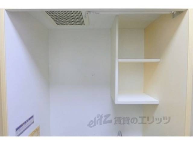 キッチン　上部収納