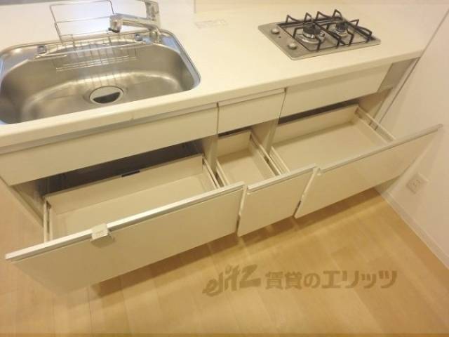 キッチン　収納下部