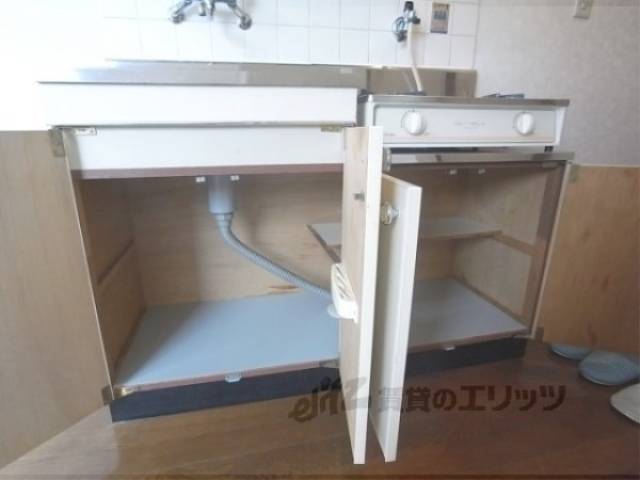 収納　お鍋がしまえます