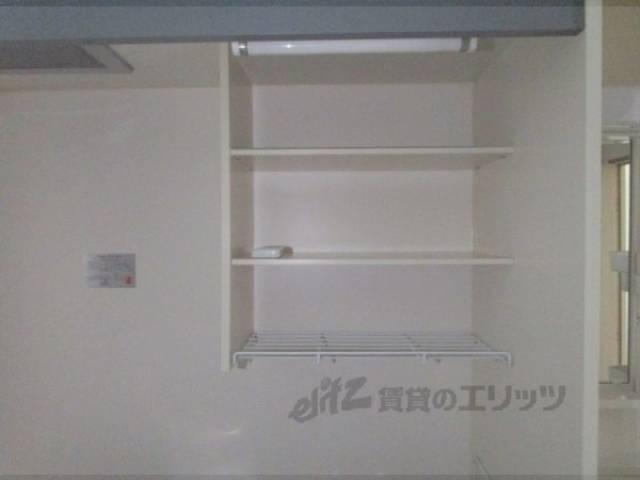 キッチン　上部収納