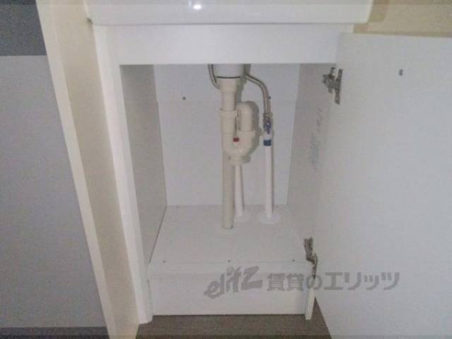 洗面所　下部収納